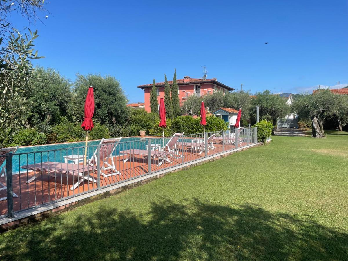 In Versilia เซราเวซซา ภายนอก รูปภาพ