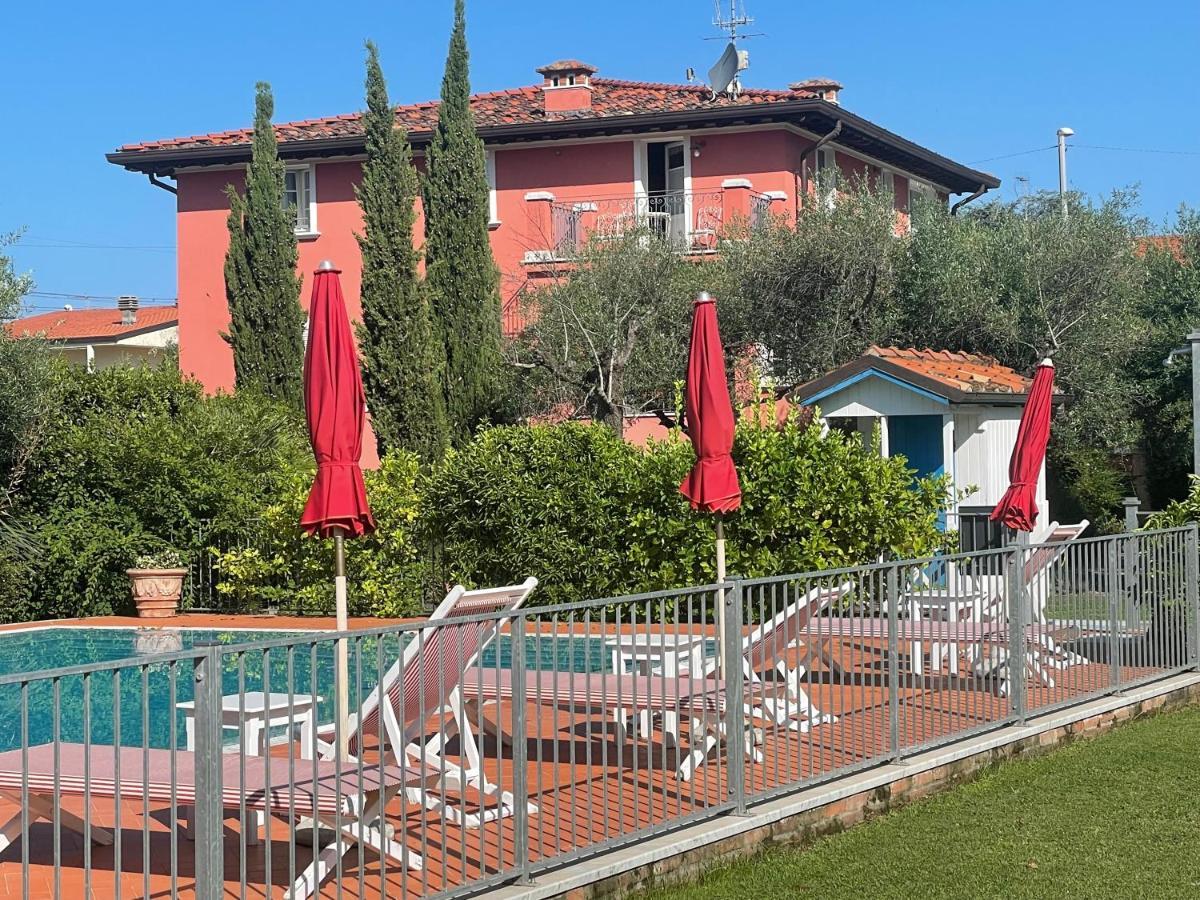 In Versilia เซราเวซซา ภายนอก รูปภาพ